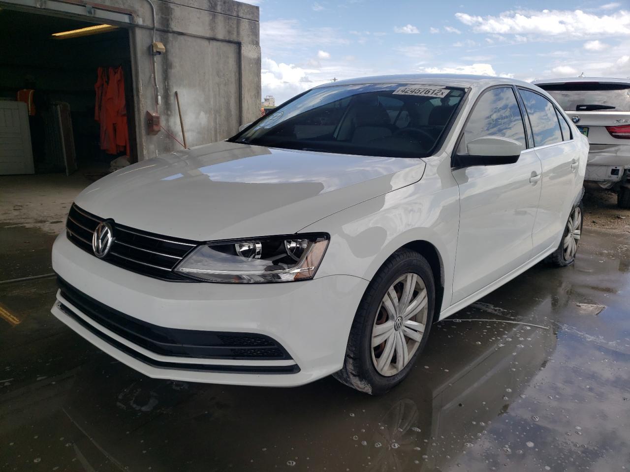 Photo 2 from auction – 2017 VOLKSWAGEN JETTA S with VIN 3VW2B7AJXHM250595