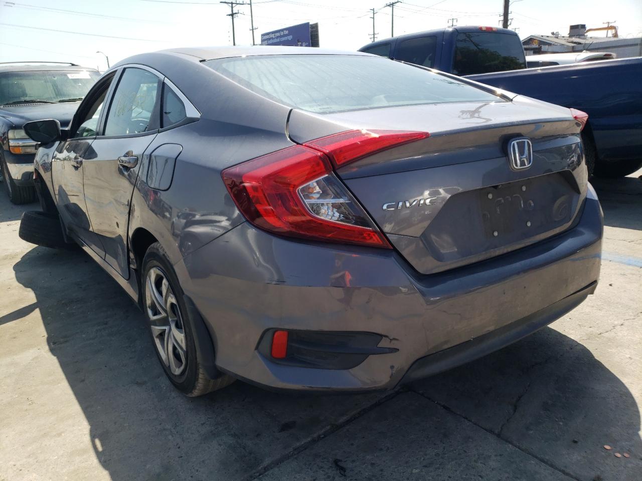 Photo 3 from auction – 2018 HONDA CIVIC LX with VIN 2HGFC2F52JH576204
