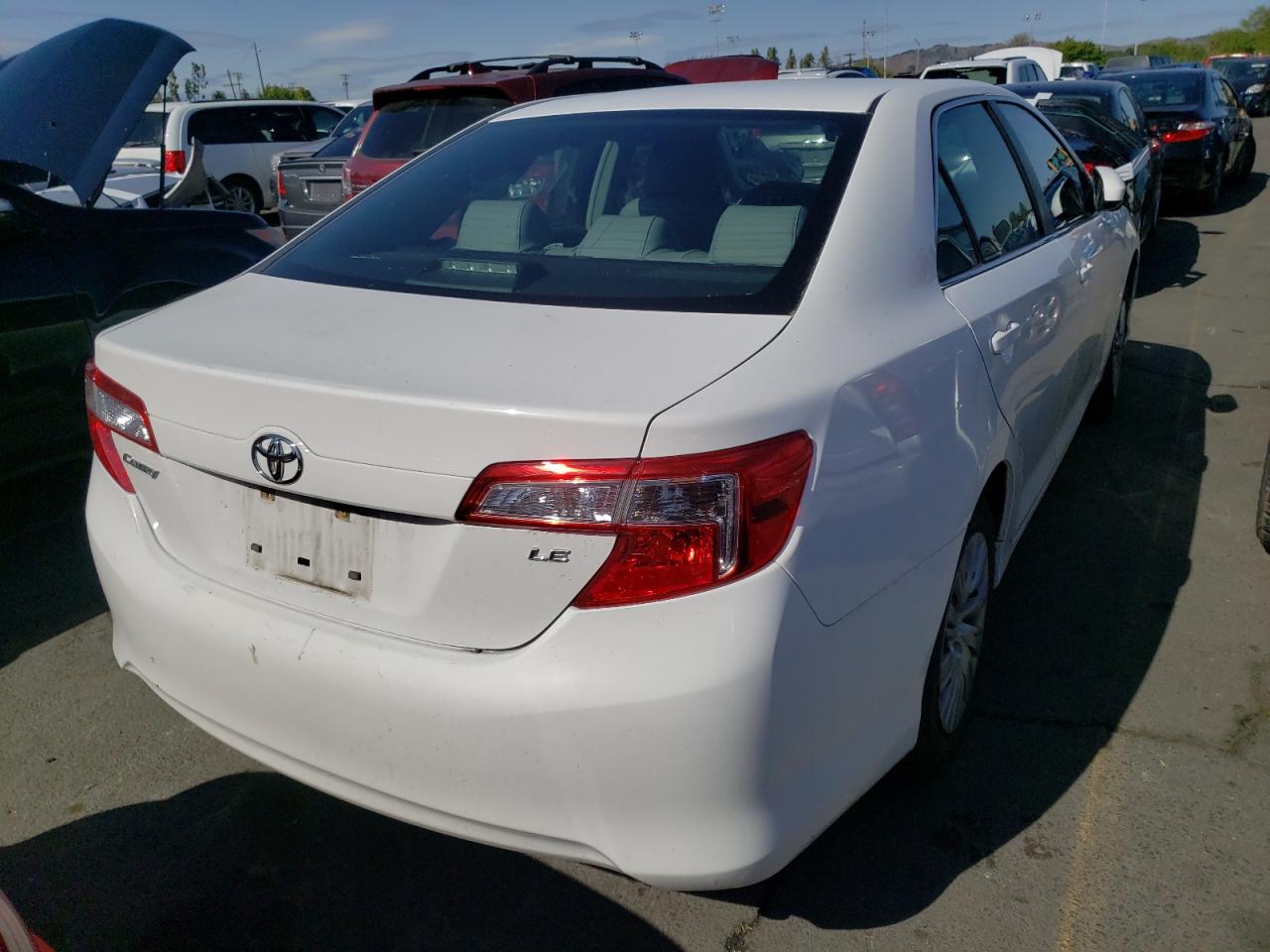 Photo 4 from auction – 2014 TOYOTA CAMRY L with VIN 4T1BF1FK5EU399523