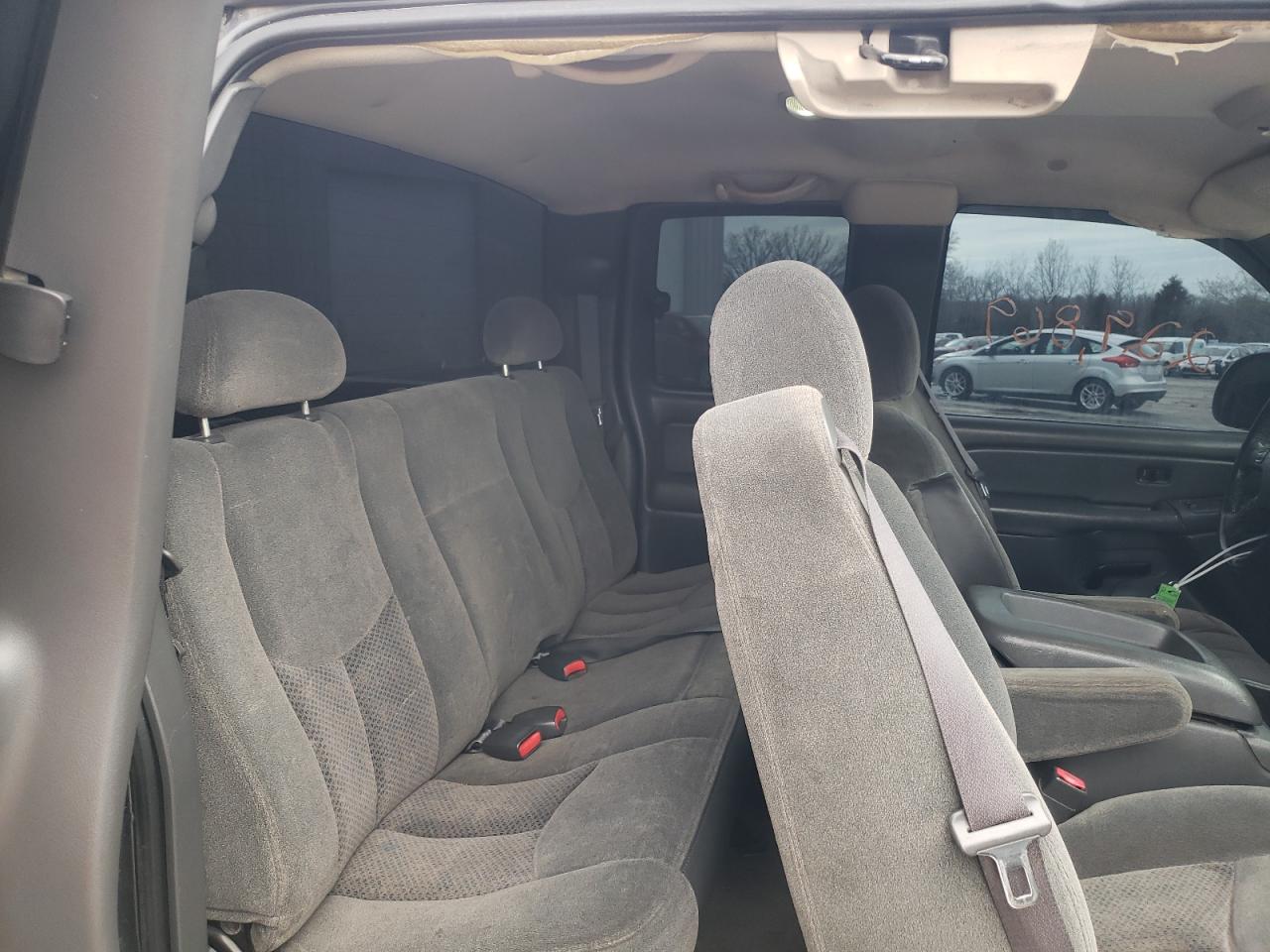 Photo 6 from auction – 2004 CHEVROLET SILVERADO with VIN 2GCEK19T541233580