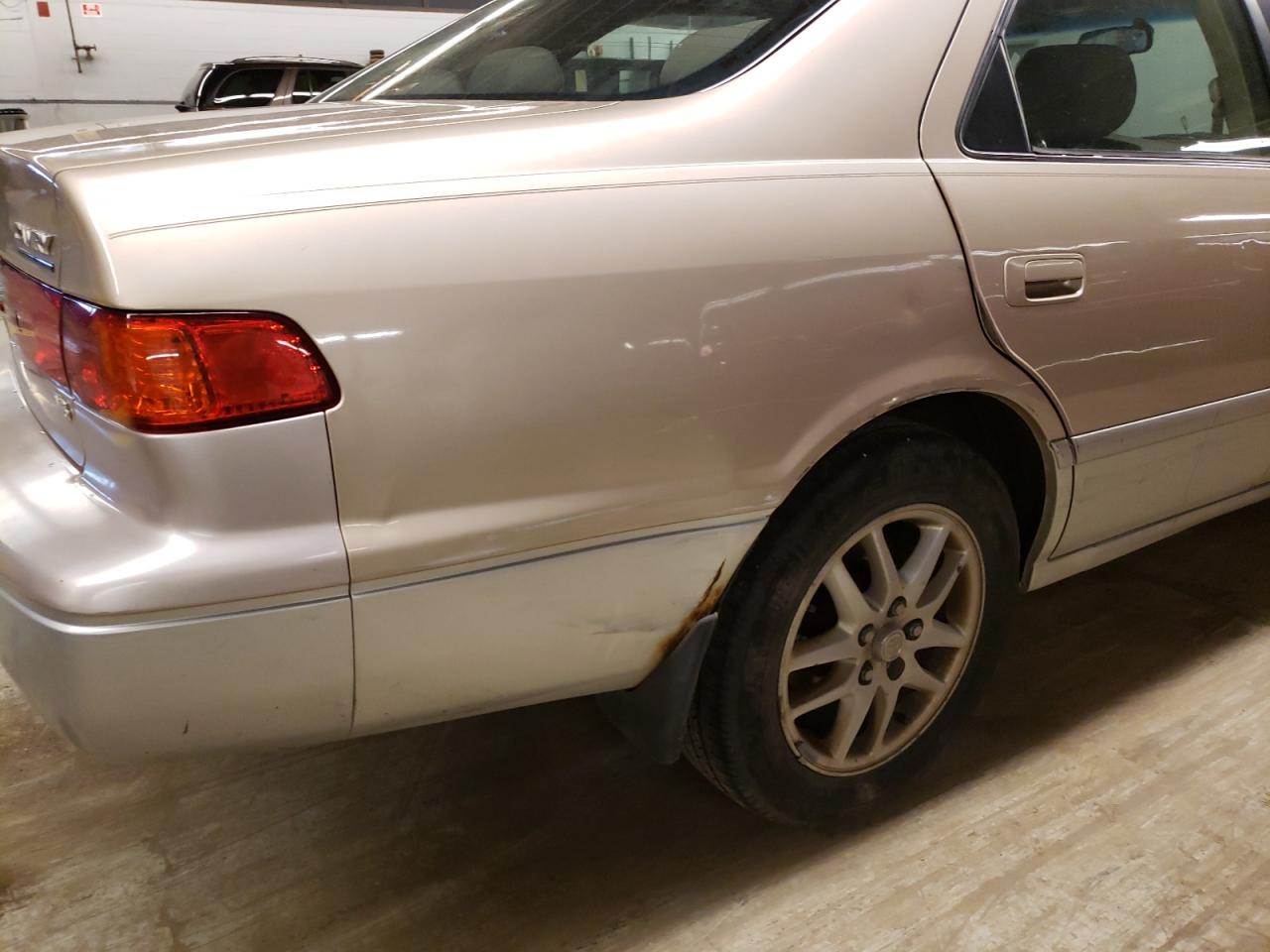 Photo 9 from auction – 2001 TOYOTA CAMRY LE with VIN JT2BF28K210332041