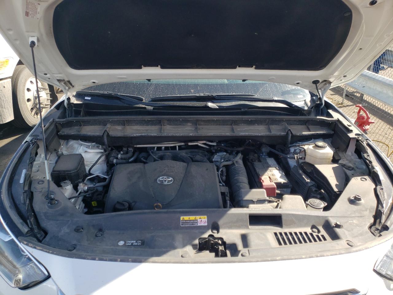 Photo 7 from auction – 2020 TOYOTA HIGHLANDER with VIN 5TDDZRBH6LS009320