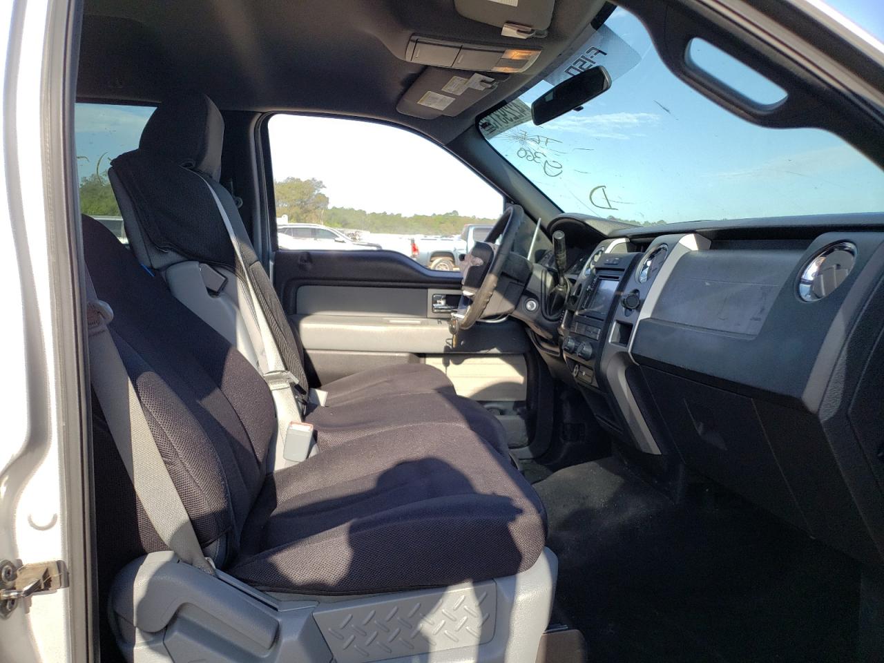 Photo 5 from auction – 2011 FORD F150 SUPER with VIN 1FTEW1CM6BFA11481