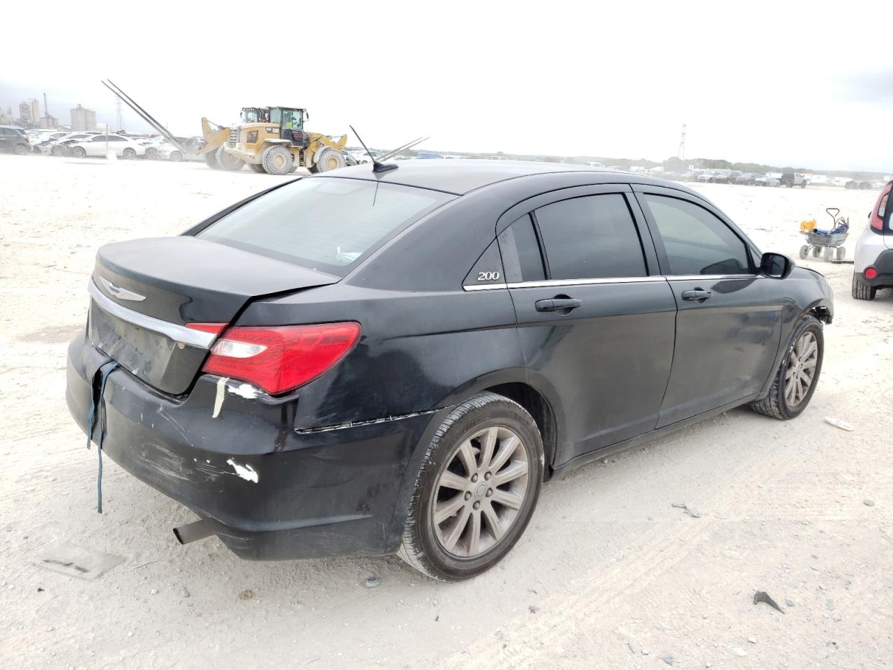 Photo 4 from auction – 2014 CHRYSLER 200 TOURIN with VIN 1C3CCBBB8EN127673