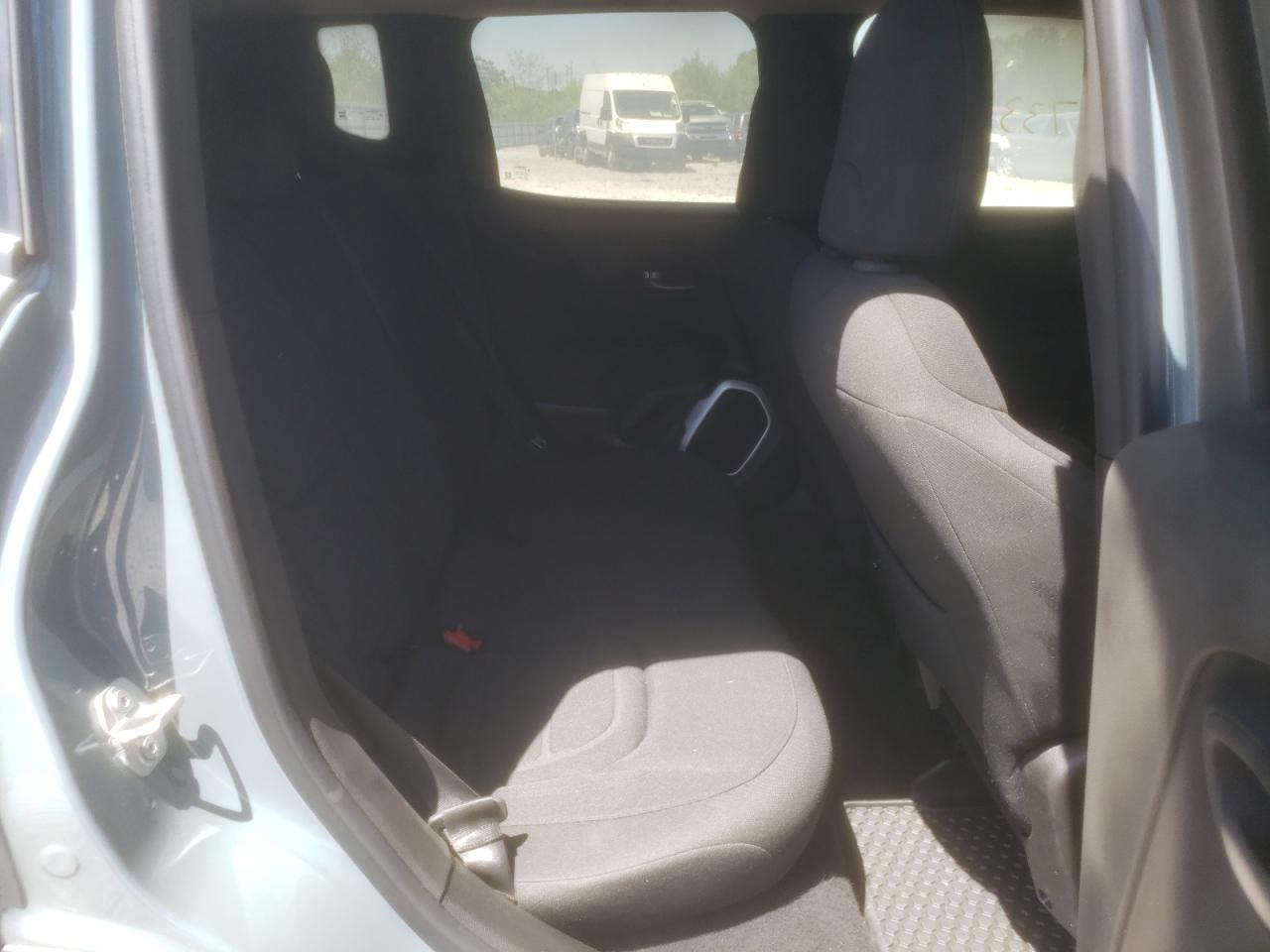 Photo 6 from auction – 2018 JEEP RENEGADE L with VIN ZACCJBBB5JPJ28344