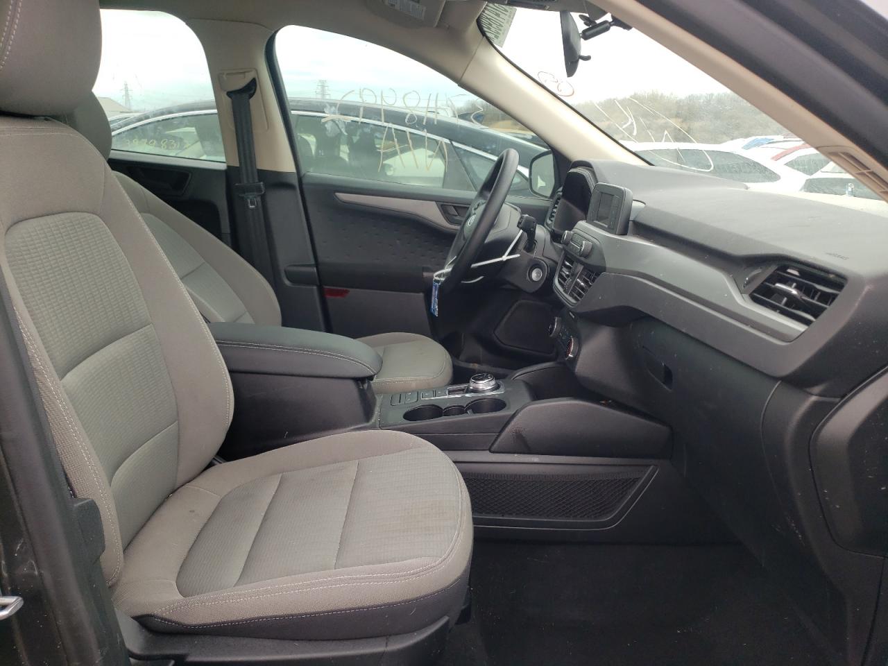 Photo 5 from auction – 2020 FORD ESCAPE S with VIN 1FMCU0F62LUA75045