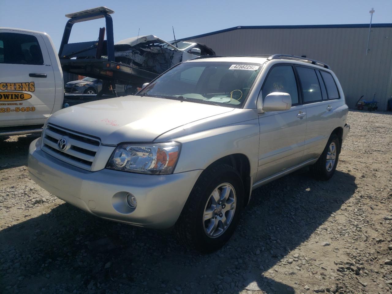 Photo 2 from auction – 2005 TOYOTA HIGHLANDER with VIN JTEGP21A150077072