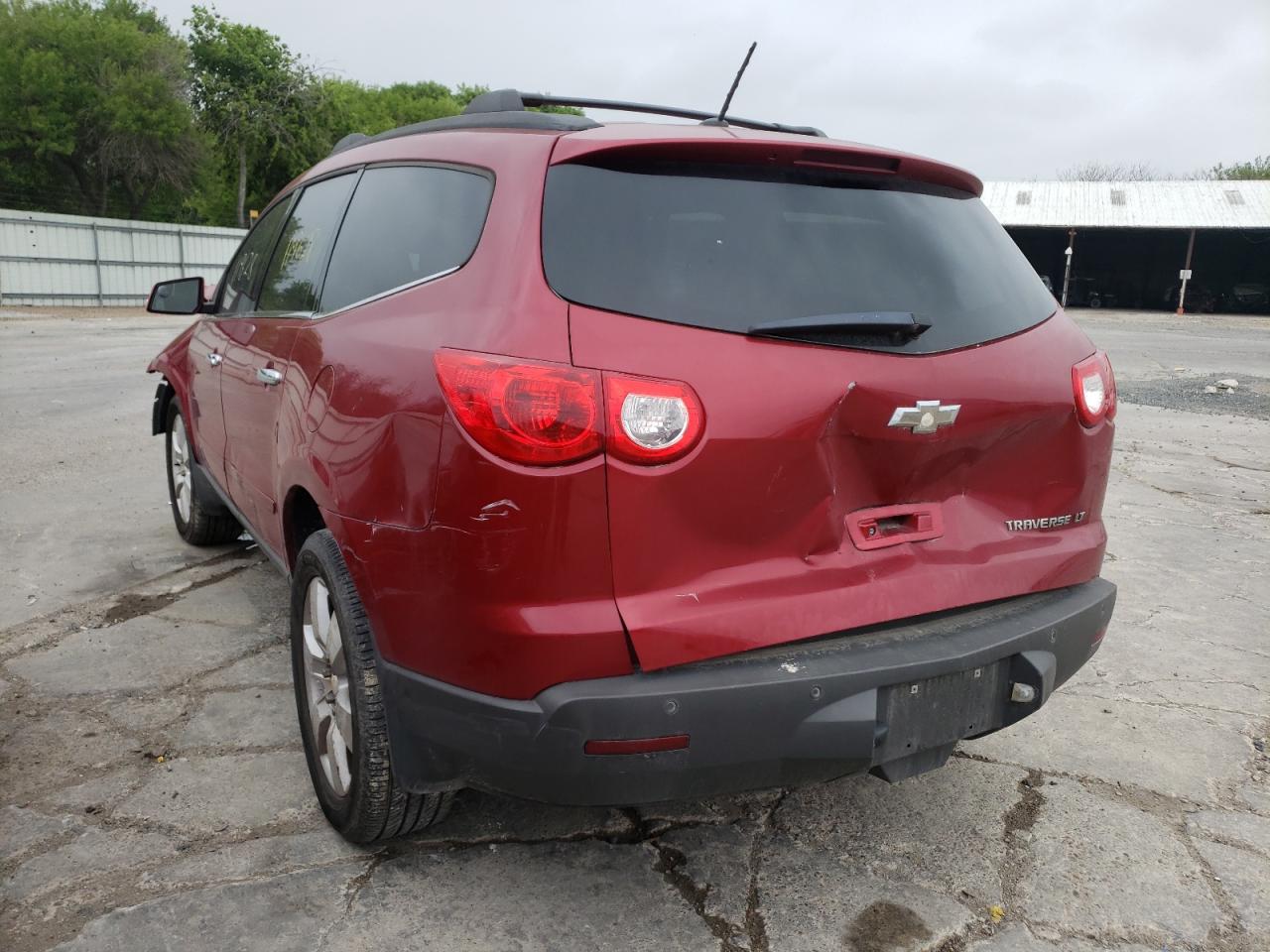 Photo 3 from auction – 2012 CHEVROLET TRAVERSE L with VIN 1GNKRGED1CJ323238