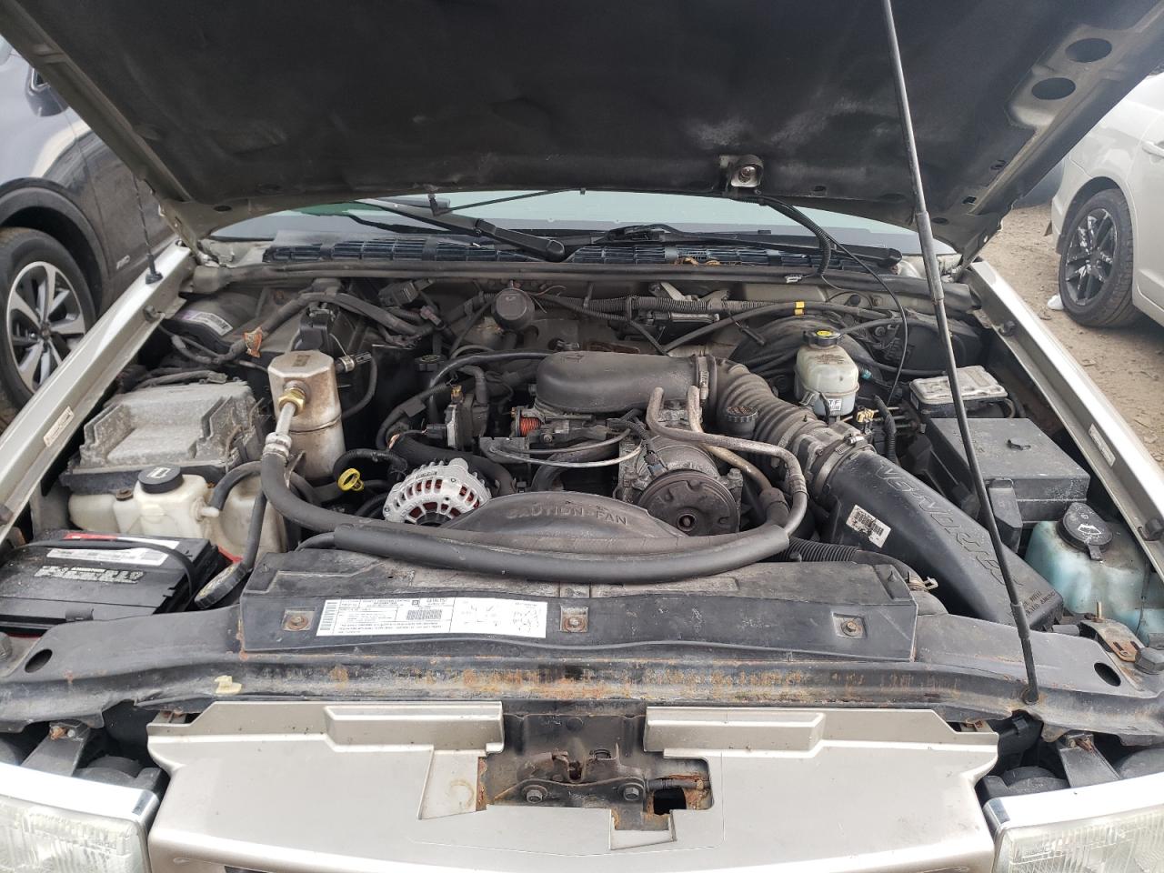Photo 7 from auction – 2002 CHEVROLET BLAZER with VIN 1GNDT13W72K217476