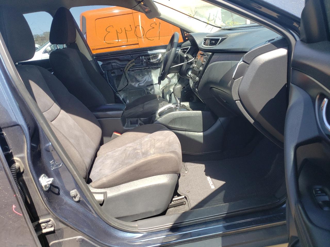 Photo 5 from auction – 2016 NISSAN ROGUE S with VIN KNMAT2MV6GP606904