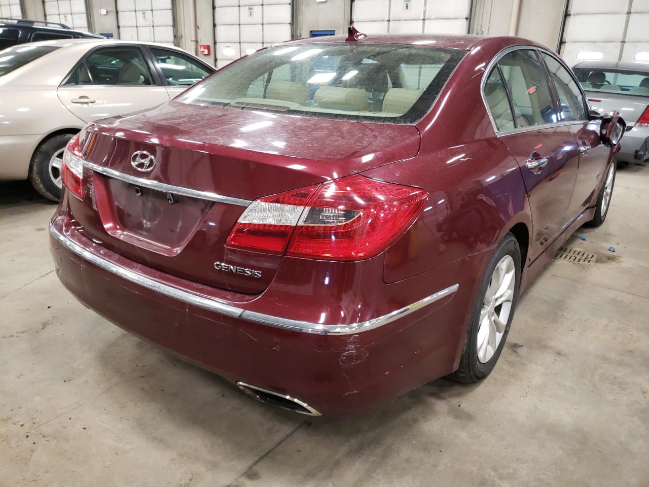 Photo 4 from auction – 2012 HYUNDAI GENESIS 3. with VIN KMHGC4DD7CU176479