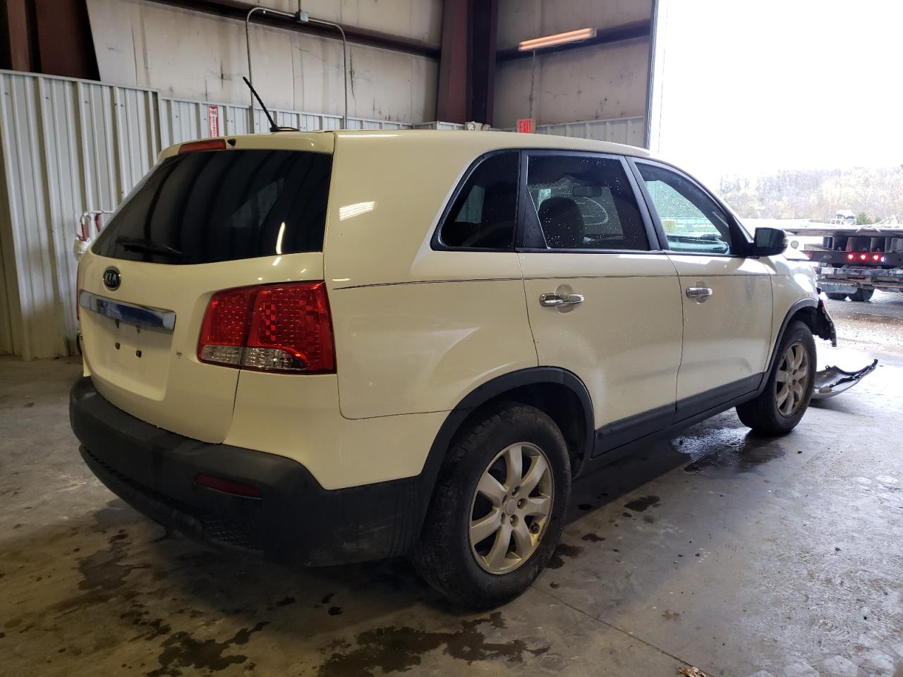 Photo 4 from auction – 2011 KIA SORENTO BA with VIN 5XYKT3A15BG042010