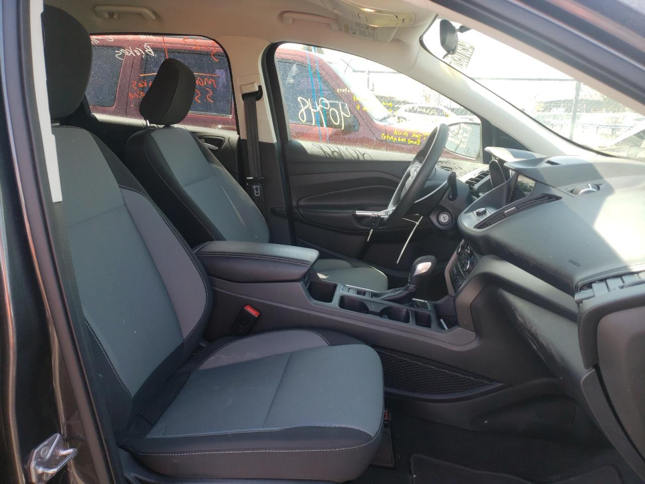 Photo 5 from auction – 2018 FORD ESCAPE SE with VIN 1FMCU9GD2JUB70610