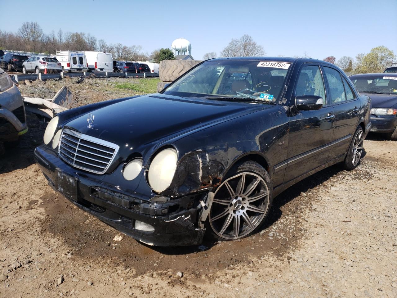 Photo 2 from auction – 2001 MERCEDES-BENZ E 320 with VIN WDBJF65J31B231518