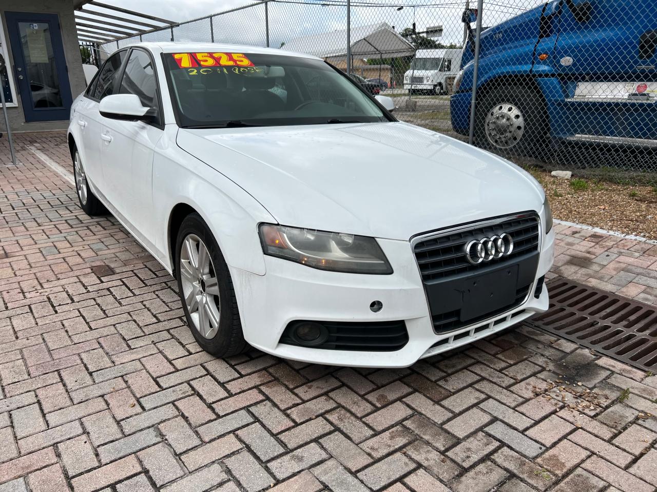 AUDI A4 PREMIUM 2011 с VIN WAUAFAFL9BN004965 - Фото с аукциона