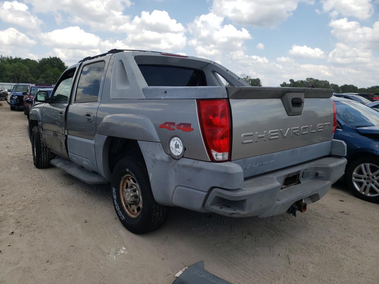Photo 3 from auction – 2002 CHEVROLET AVALANCHE with VIN 3GNGK23G32G144337