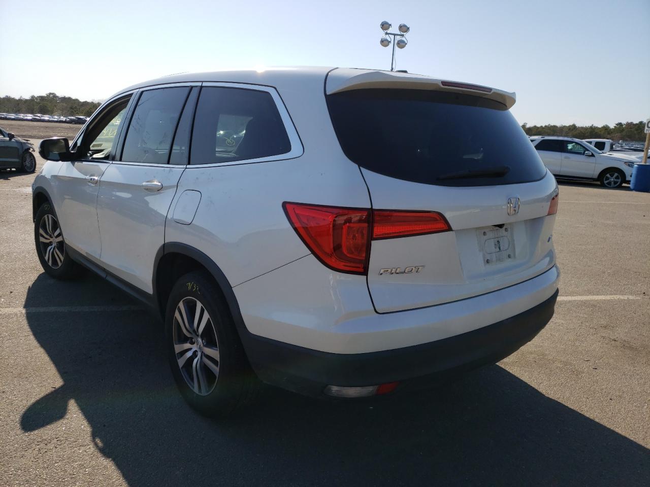 Photo 3 from auction – 2017 HONDA PILOT EXL with VIN 5FNYF6H50HB003644