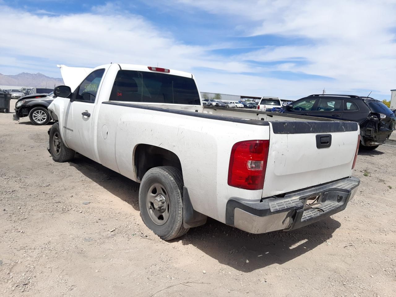Photo 3 from auction – 2007 CHEVROLET SILVERADO with VIN 1GCEC14XX7Z637901