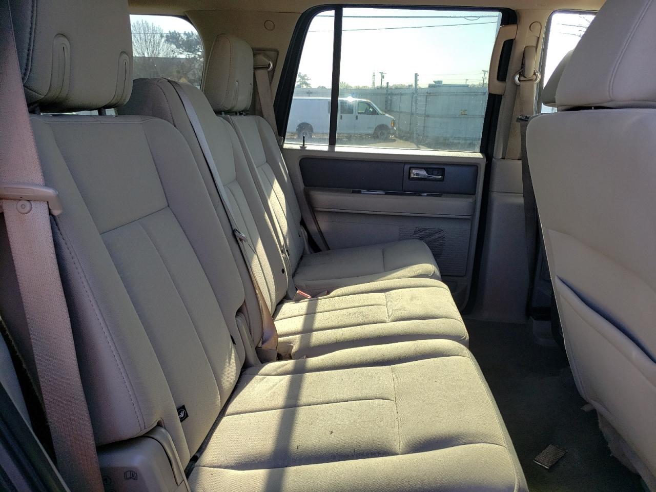 Photo 6 from auction – 2011 FORD EXPEDITION with VIN 1FMJU1J55BEF26392