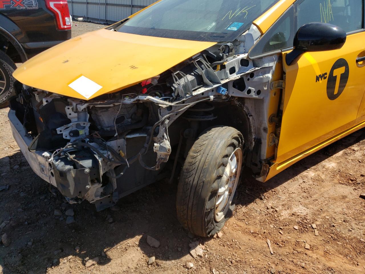 Photo 9 from auction – 2016 TOYOTA PRIUS V with VIN JTDZN3EU8GJ046797