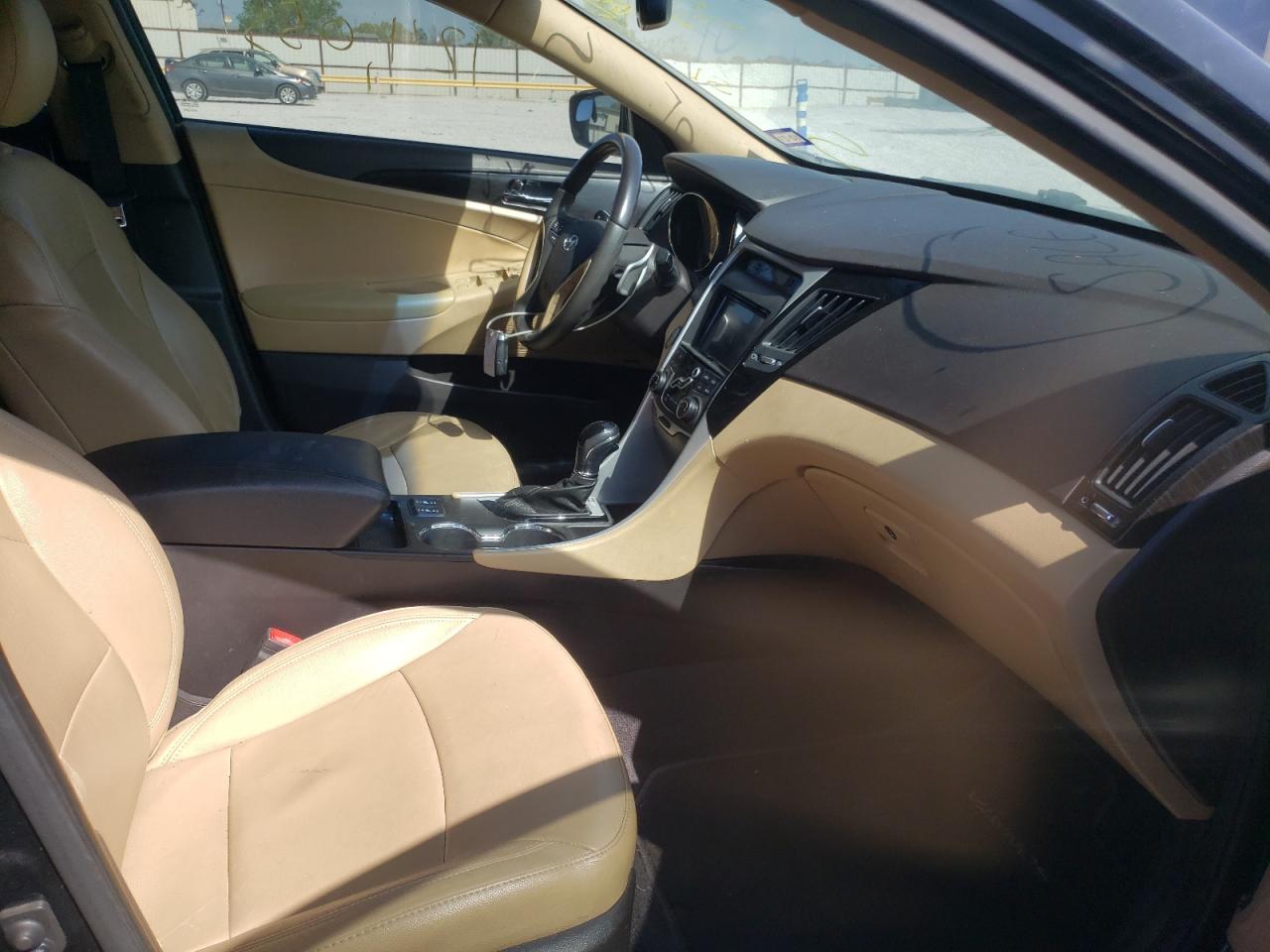 Photo 5 from auction – 2013 HYUNDAI SONATA SE with VIN 5NPEC4AB4DH539072