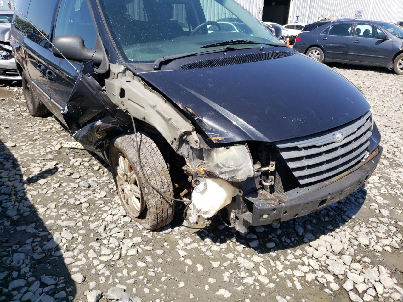 Photo 9 from auction – 2006 CHRYSLER TOWN & COU with VIN 2A8GP54L96R775481