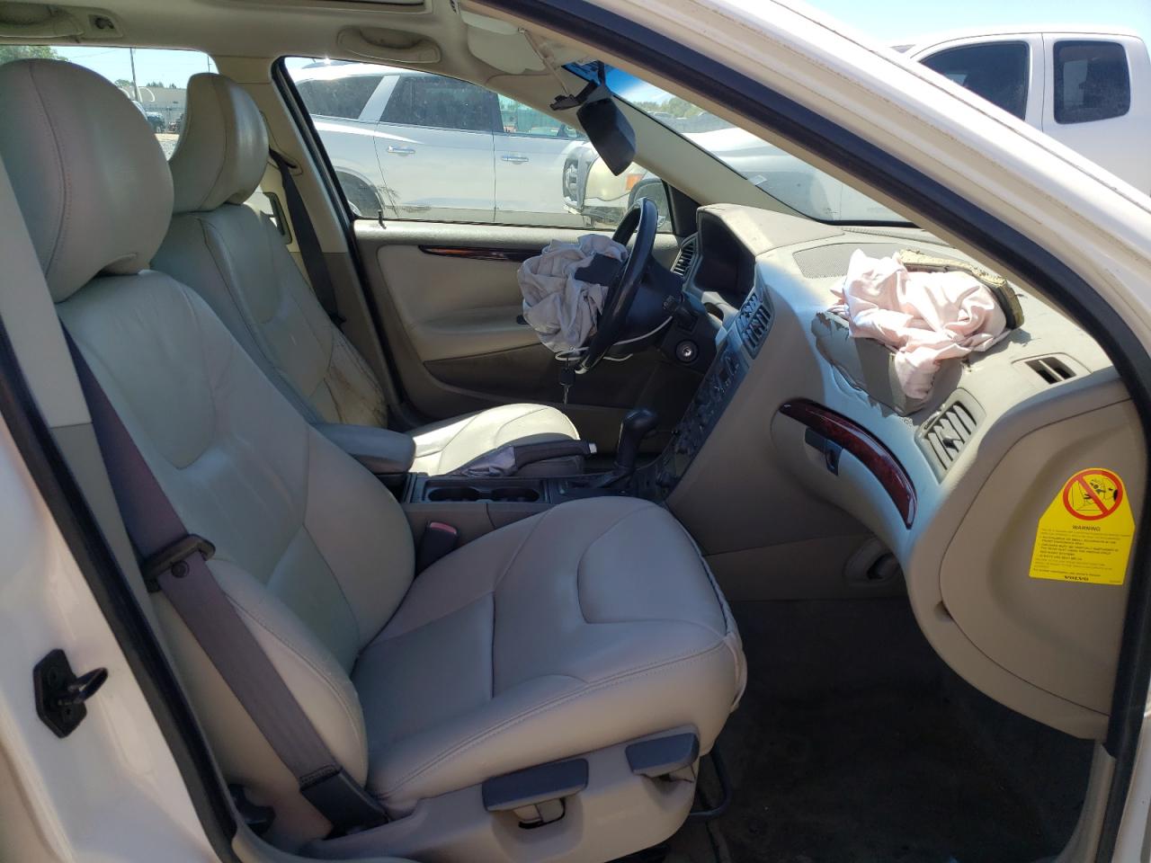 Photo 5 from auction – 2003 VOLVO V70 with VIN YV1SW61T132299164