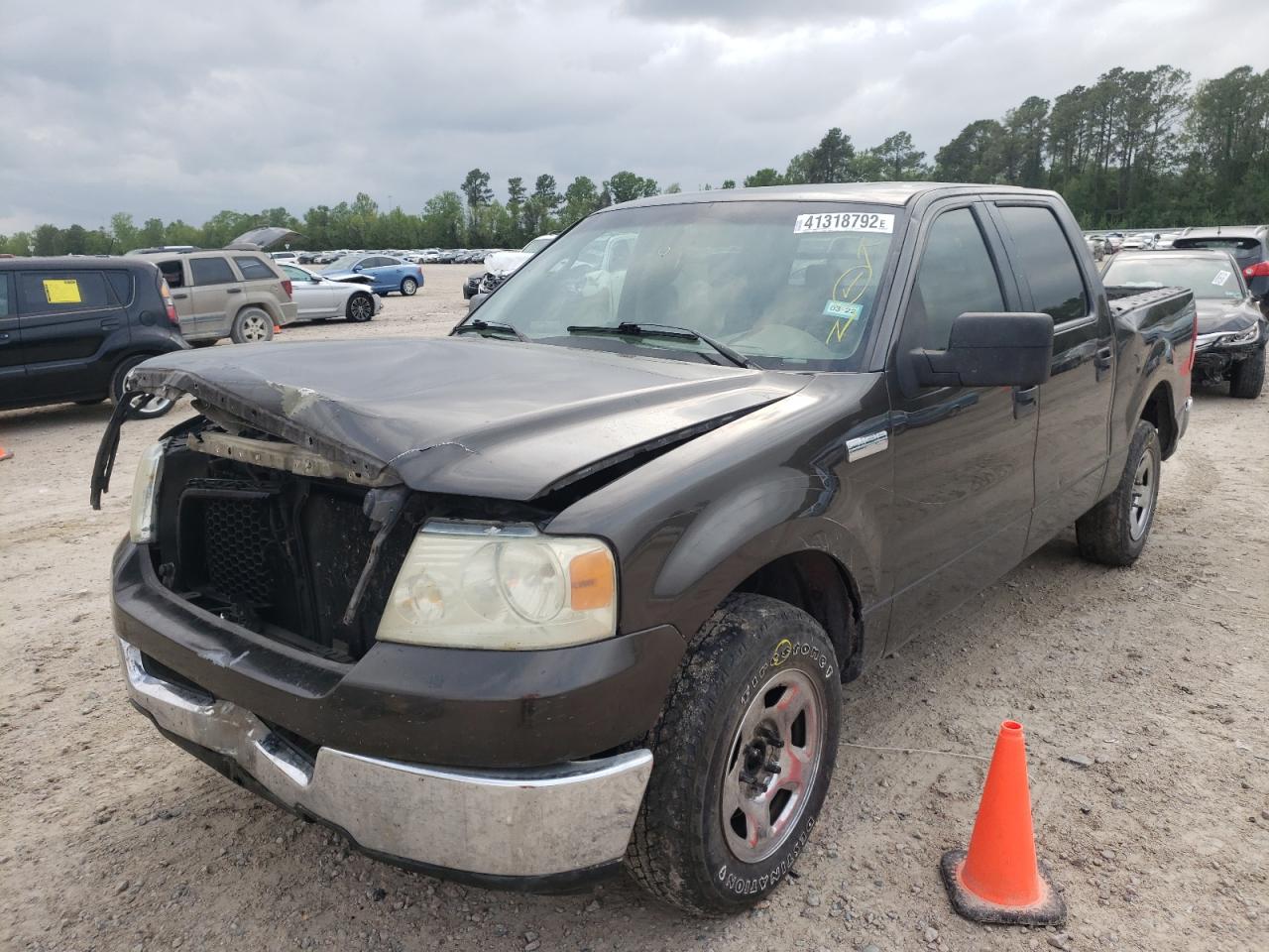 Photo 2 from auction – 2005 FORD F150 SUPER with VIN 1FTRW12W25FB61306