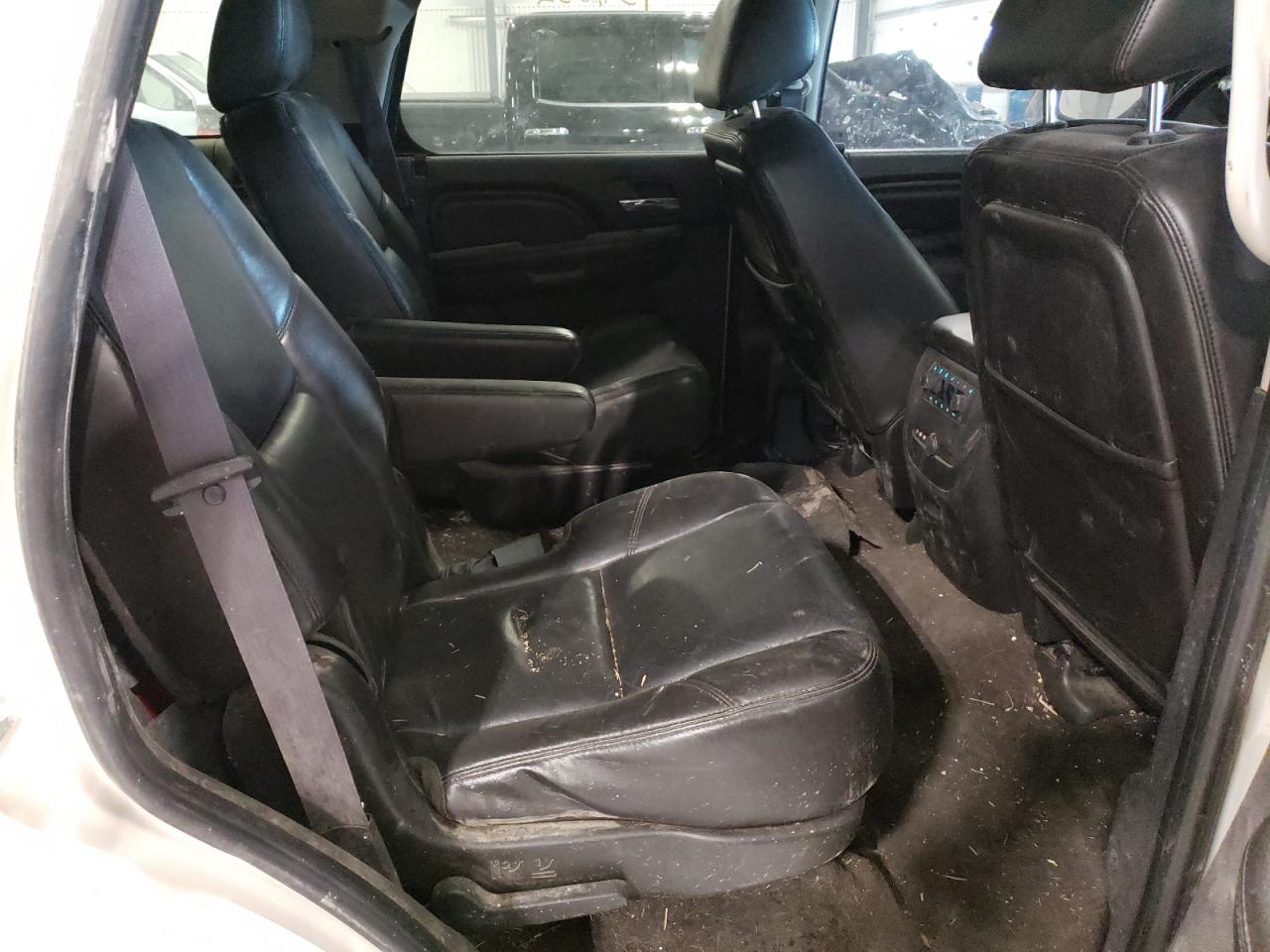 Photo 6 from auction – 2011 GMC YUKON DENA with VIN 1GKS2EEF6BR206746