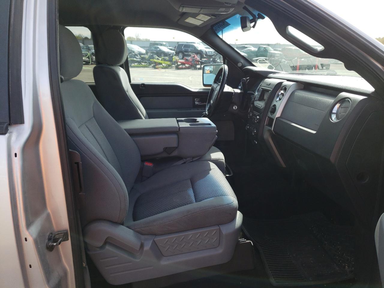 Photo 5 from auction – 2013 FORD F150 SUPER with VIN 1FTFX1EF7DFC00577