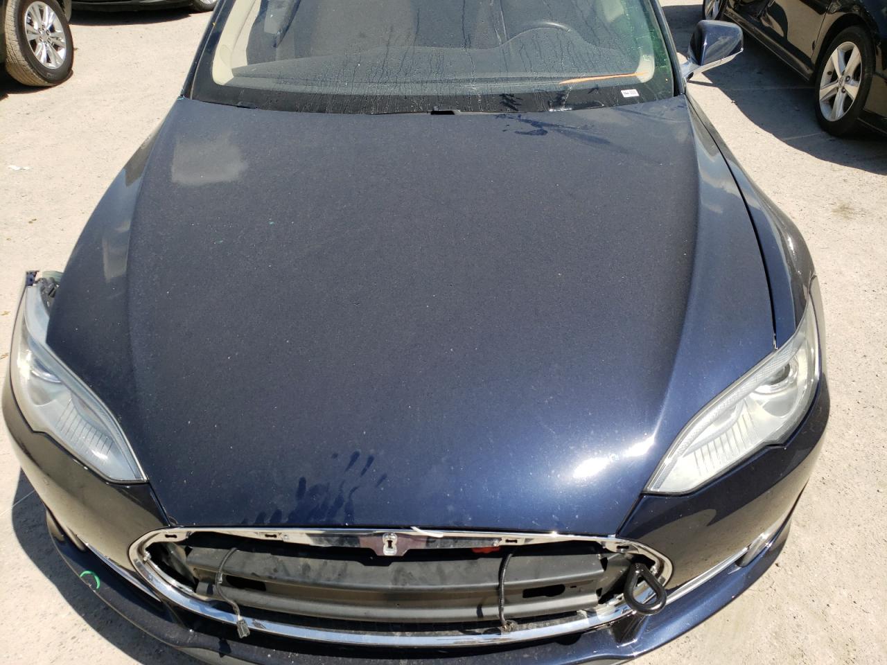 Photo 7 from auction – 2013 TESLA MODEL S with VIN 5YJSA1DP0DFP28153