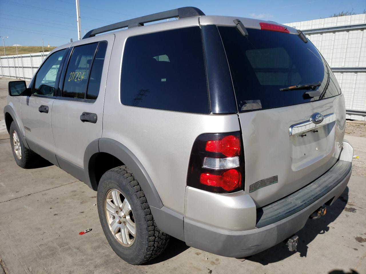 Foto 3 de la subasta – 2006 FORD EXPLORER X con VIN 1FMEU73E86UA73026