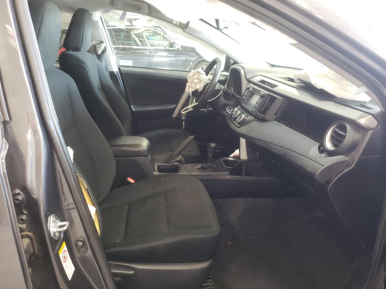 Photo 5 from auction – 2016 TOYOTA RAV4 LE with VIN 2T3BFREV1GW433817