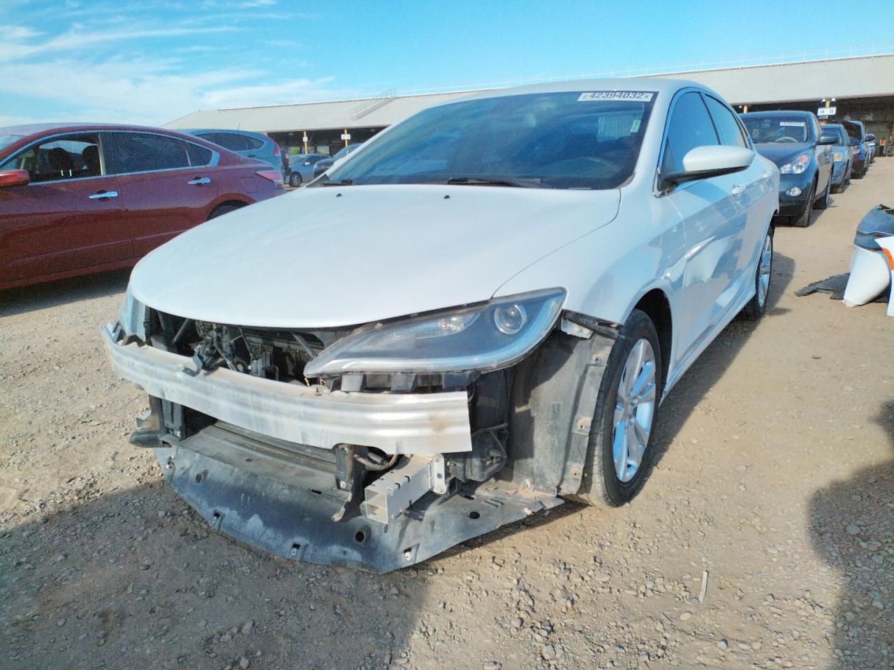 Photo 2 from auction – 2015 CHRYSLER 200 LIMITE with VIN 1C3CCCAB2FN635601
