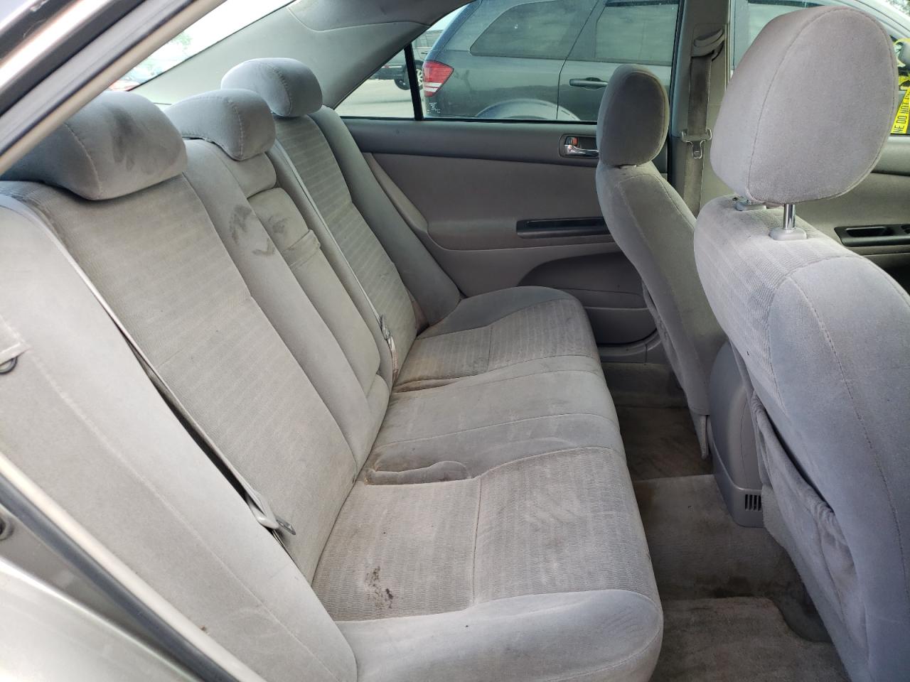 Photo 6 from auction – 2005 TOYOTA CAMRY LE with VIN 4T1BE32K55U597538