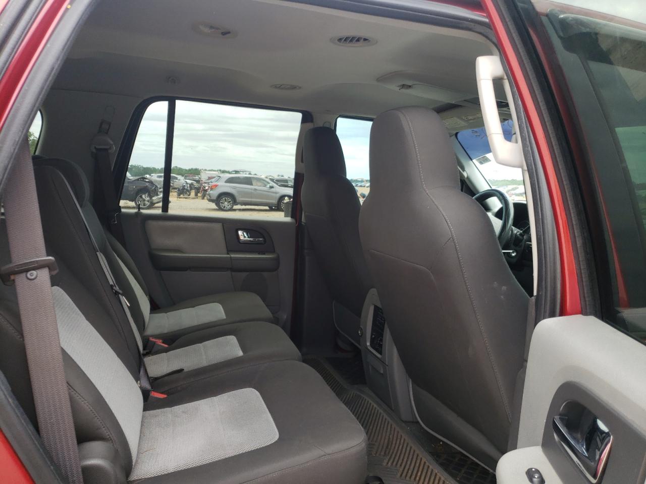 Photo 6 from auction – 2006 FORD EXPEDITION with VIN 1FMFU15556LA83579