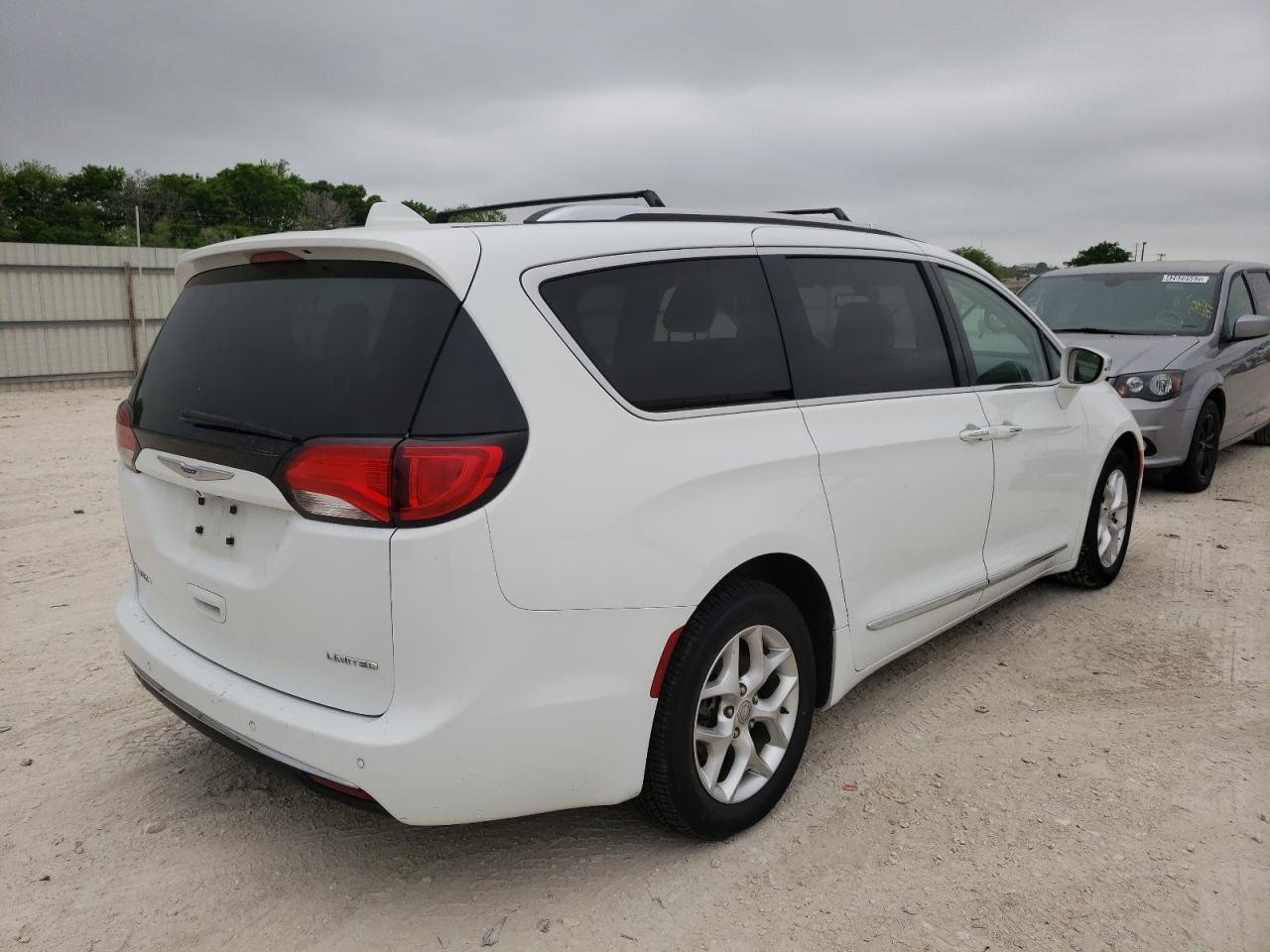 Photo 4 from auction – 2020 CHRYSLER PACIFICA L with VIN 2C4RC1GG9LR156216
