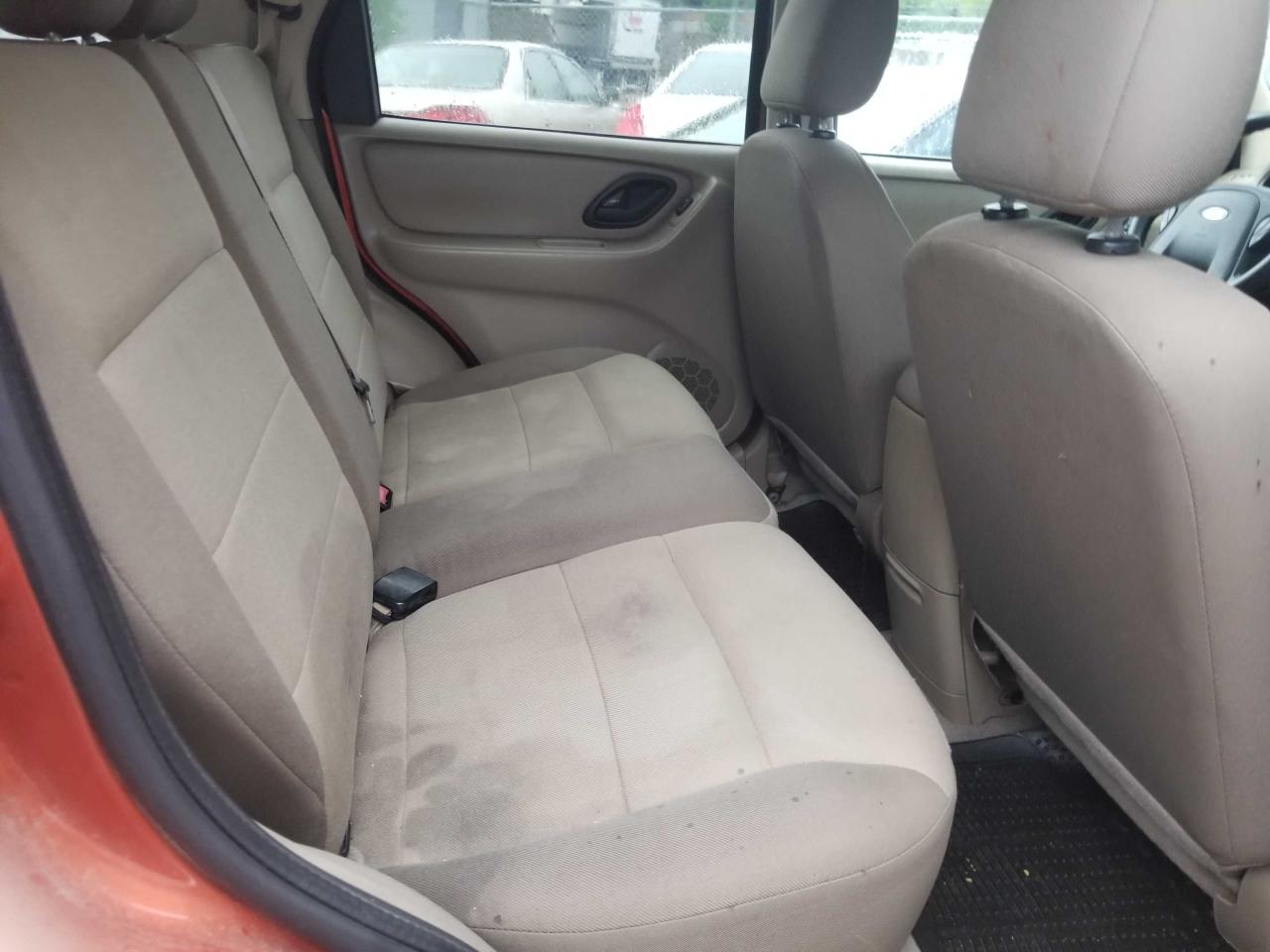 Photo 6 from auction – 2005 FORD ESCAPE XLS with VIN 1FMYU02ZX5KC05075