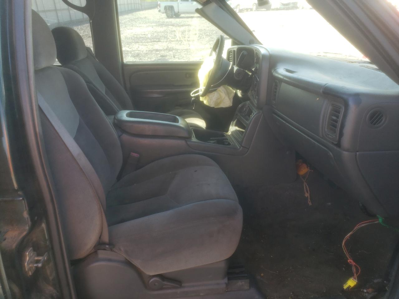 Photo 5 from auction – 2005 GMC NEW SIERRA with VIN 2GTEC13T051112673