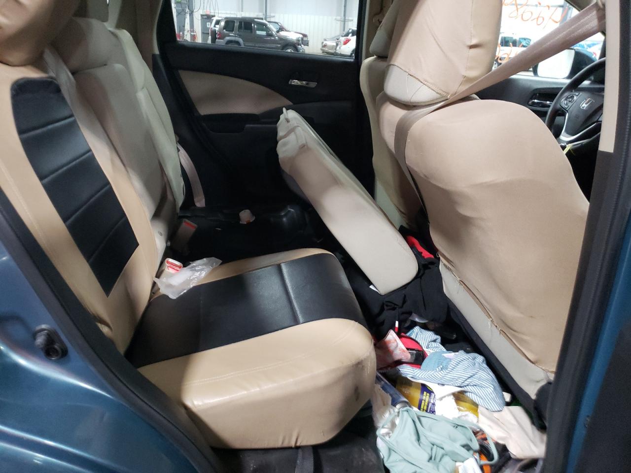Photo 6 from auction – 2016 HONDA CR-V EX with VIN 2HKRM4H50GH702240