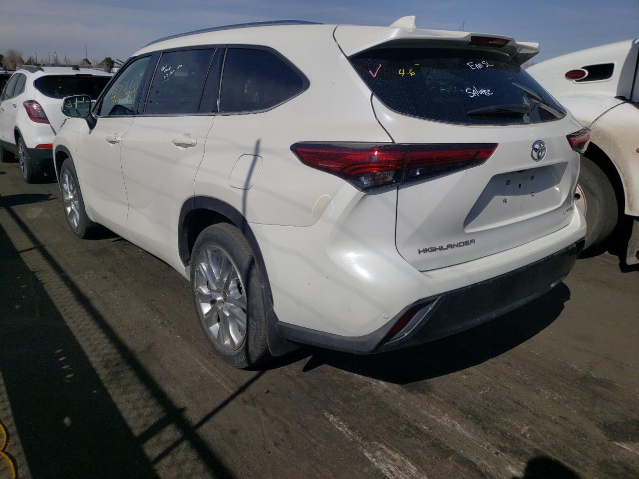 Photo 3 from auction – 2020 TOYOTA HIGHLANDER with VIN 5TDDZRBH6LS009320