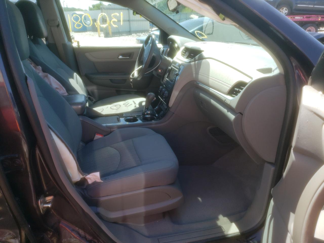Photo 5 from auction – 2015 CHEVROLET TRAVERSE L with VIN 1GNKRGKD1FJ122691