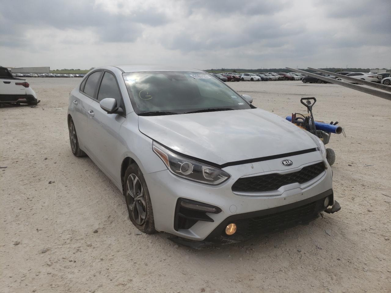 KIA FORTE FE 2020 with VIN 3KPF24AD8LE196682 - Photo from auction