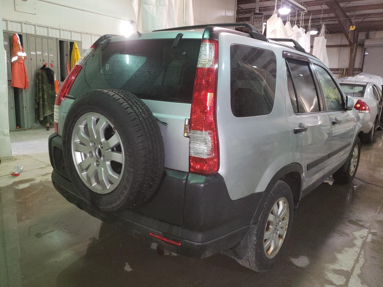 Photo 4 from auction – 2005 HONDA CR-V EX with VIN SHSRD78805U320449