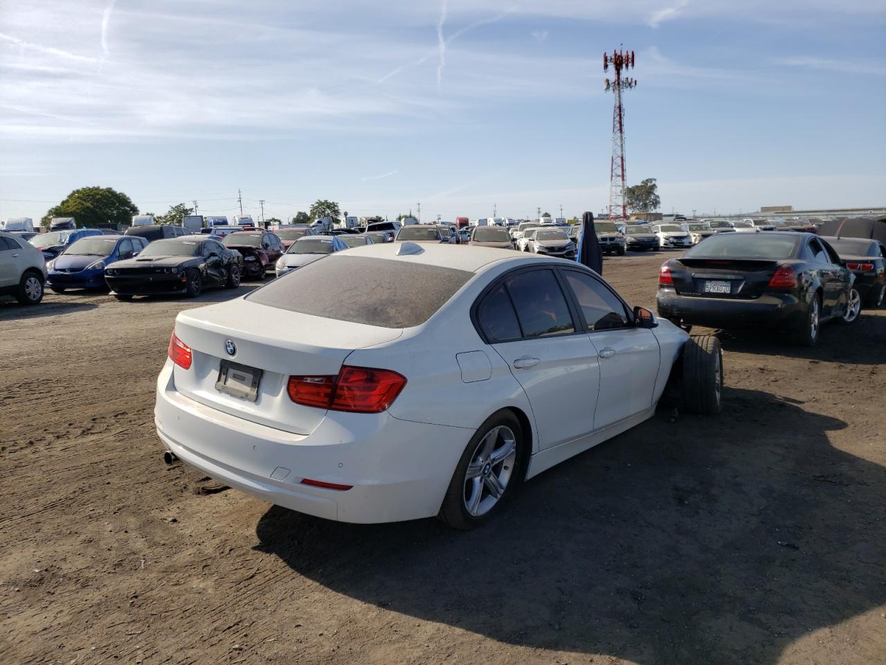 Photo 14 from auction – 2015 BMW 320 I with VIN WBA3B1C51FK139343