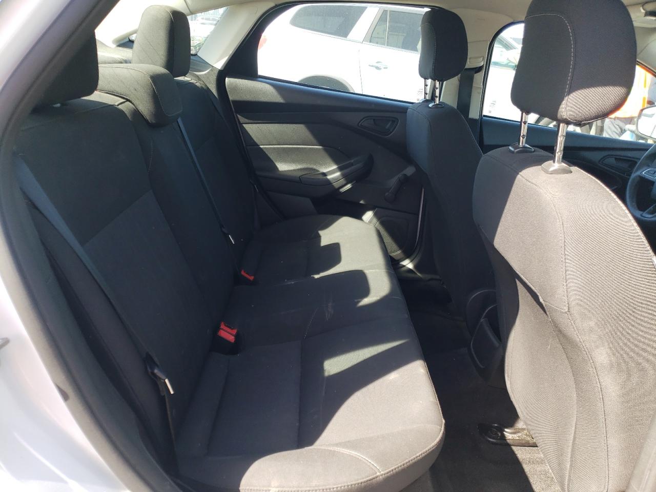 Photo 6 from auction – 2017 FORD FOCUS S with VIN 1FADP3E29HL223470
