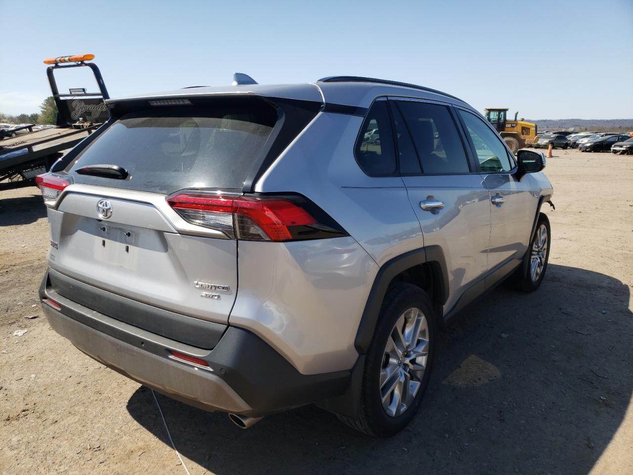Photo 4 from auction – 2019 TOYOTA RAV4 LIMIT with VIN 2T3N1RFV5KC031562