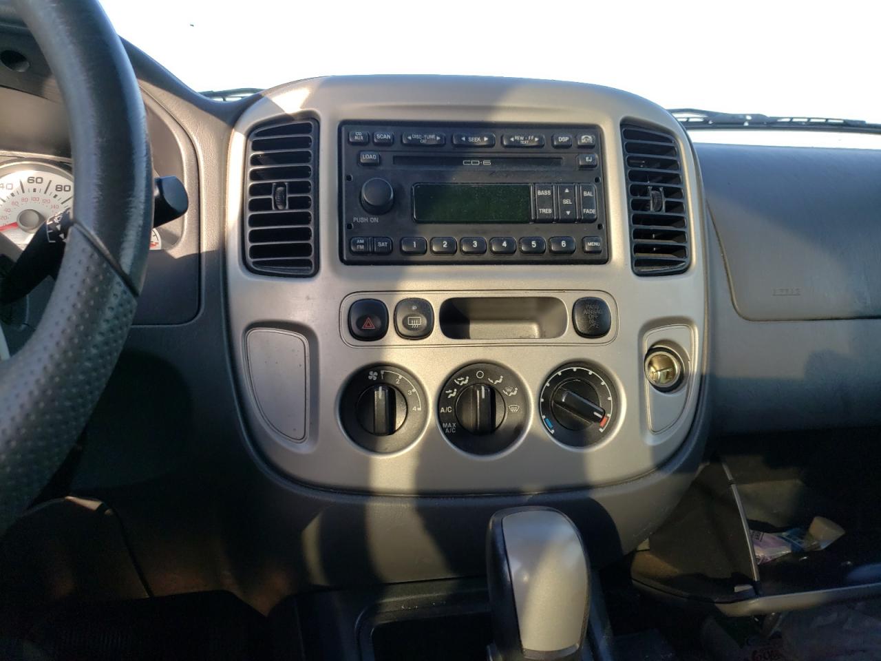 Photo 9 from auction – 2006 FORD ESCAPE XLT with VIN 1FMCU03136KB19840