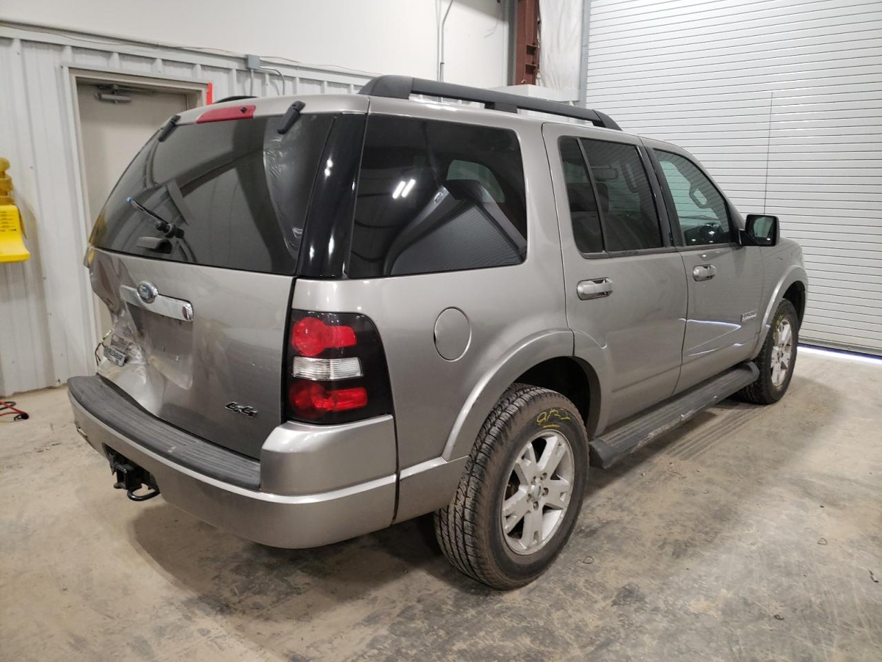 Photo 4 from auction – 2008 FORD EXPLORER X with VIN 1FMEU73E58UB18555
