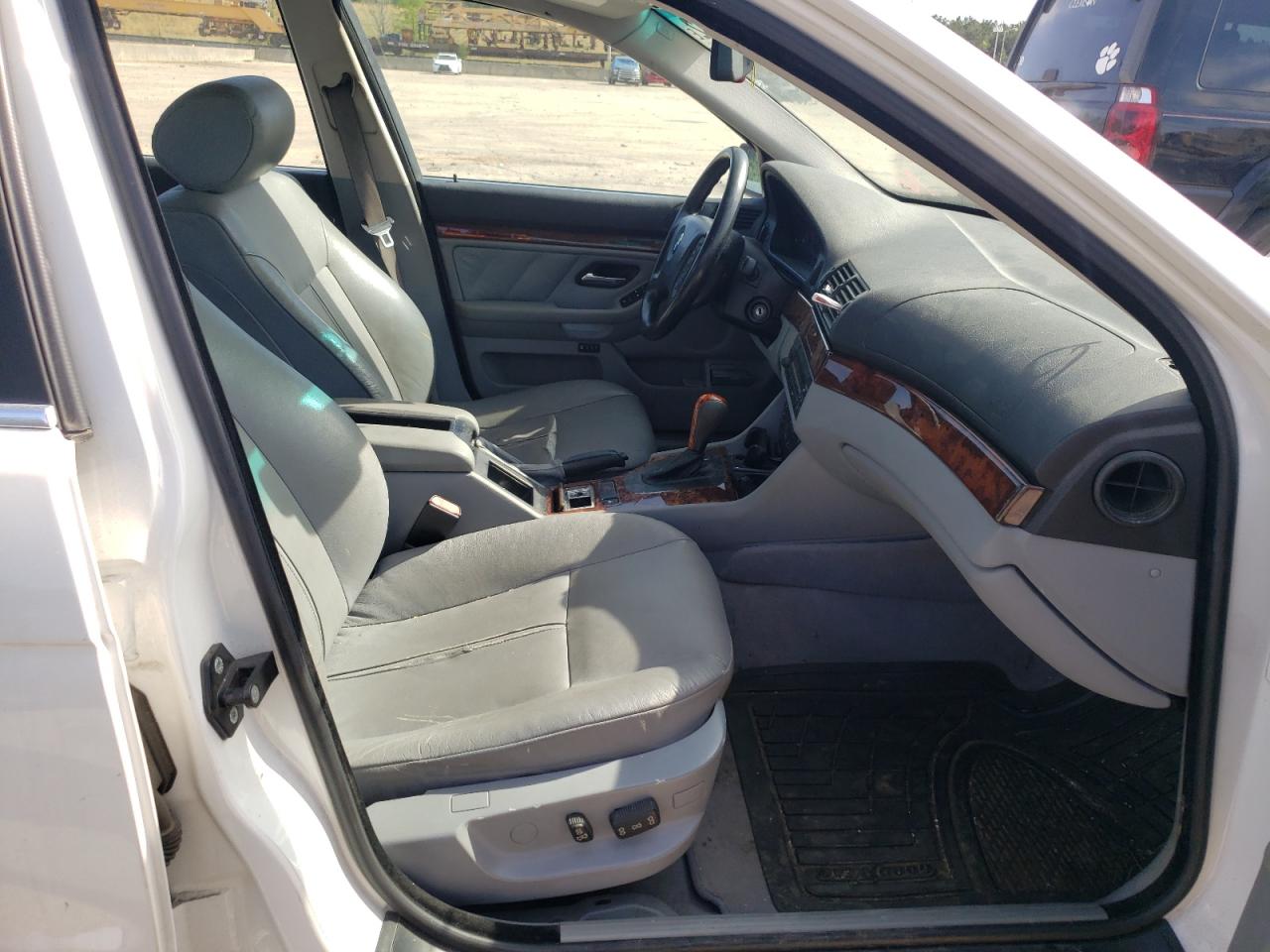 Photo 5 from auction – 2003 BMW 530 I AUTO with VIN WBADT63453CK40946